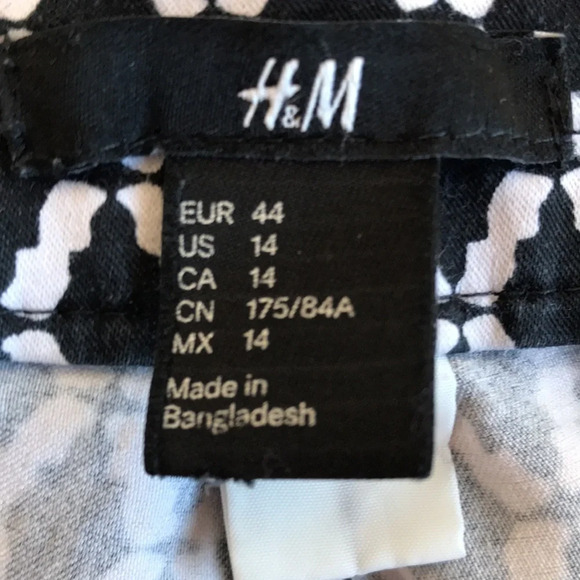 H&M black and white modern print crop pants, size 14 - Picture 7 of 11